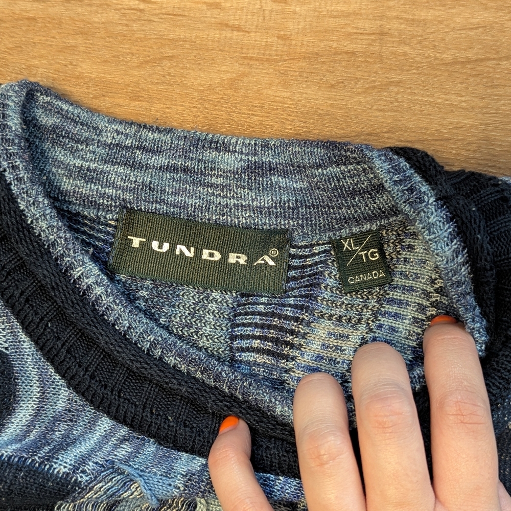 Vintage 90s TUNDRA Canada 3D Knit Crewneck Sweater Large - Picture 3 of 6